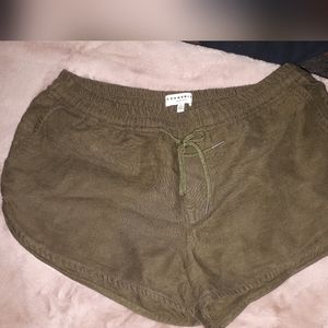 Community shorts with linen